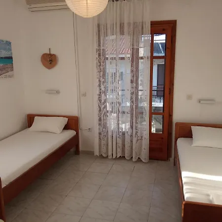 Vangeli's Garden House Aparthotel Nea Poteidaia