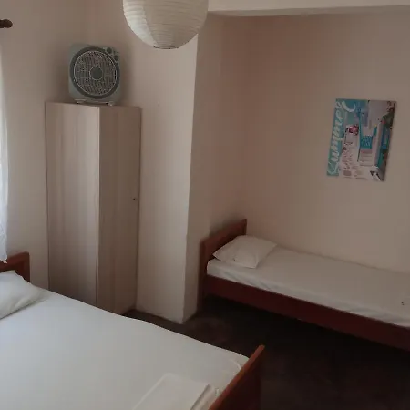 Vangeli's Garden House Aparthotel