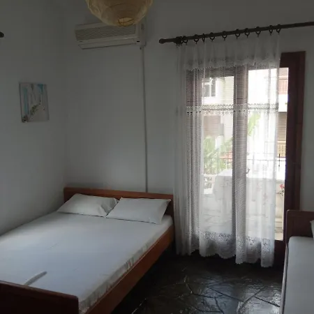 Vangeli's Garden House Aparthotel *