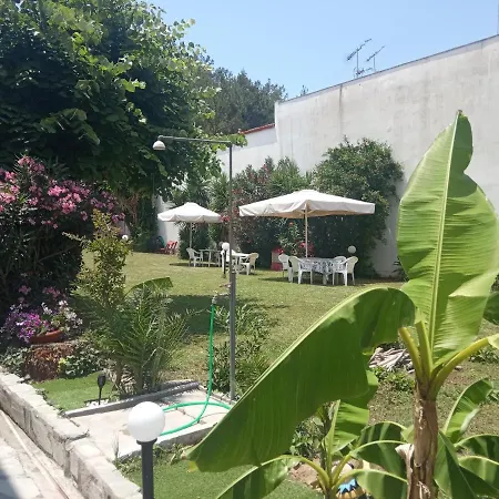 Vangeli's Garden House Aparthotel