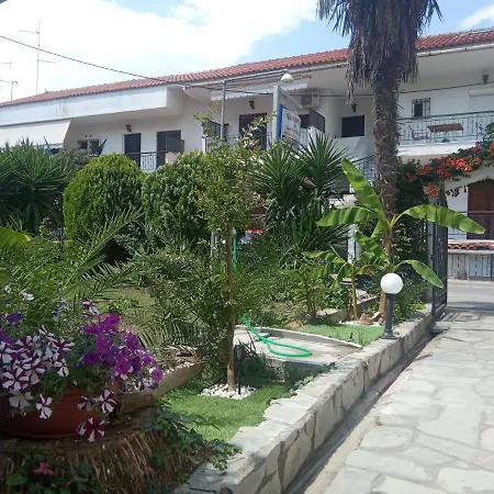 Vangeli's Garden House Nea Poteidaia