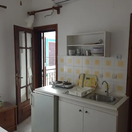 Vangeli's Garden House Aparthotel