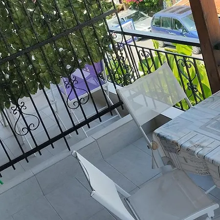 Vangeli's Garden House *