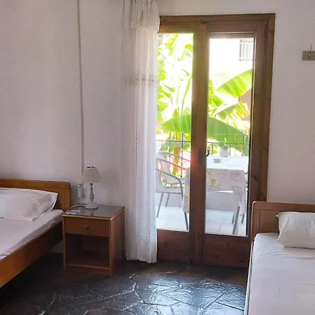 Vangeli's Garden House Aparthotel Nea Poteidaia