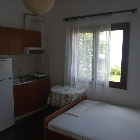 Aparthotel Vangeli's Garden House 3*