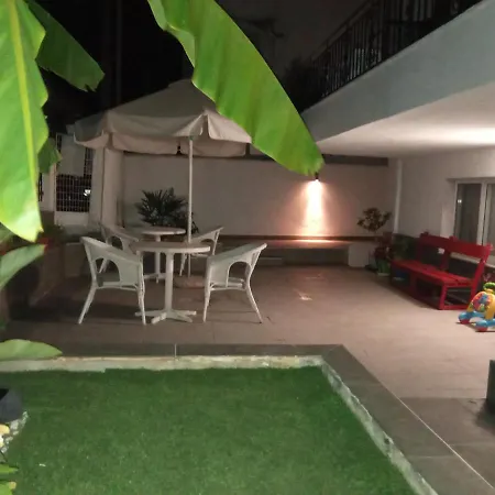 Vangeli's Garden House Apart Otel Nea Poteidaia