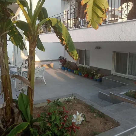 Vangeli's Garden House Lägenhetshotell