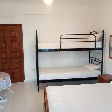 Aparthotel Vangeli's Garden House 3*