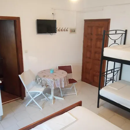 Hotel de apartamente Vangeli's Garden House