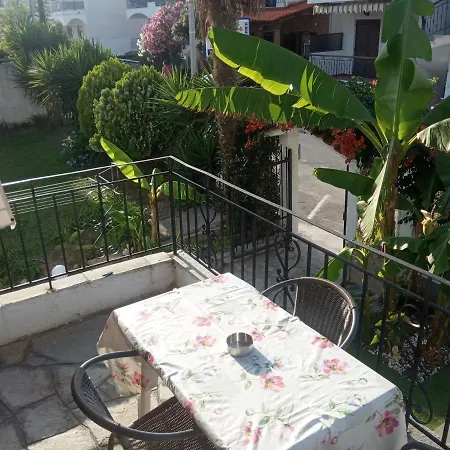 Aparthotel Vangeli's Garden House 3*
