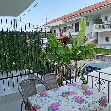 Vangeli's Garden House 3* Nea Poteidaia